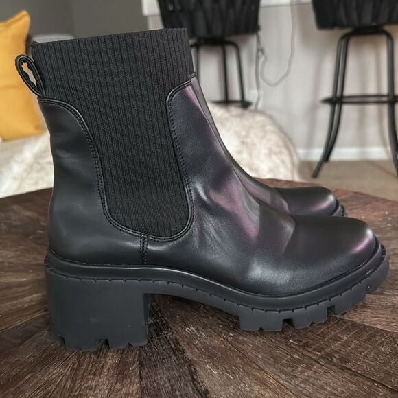 Steve Madden Zappa Lug Sole Black Pull On Chelsea Boot - Picture 4 of 9